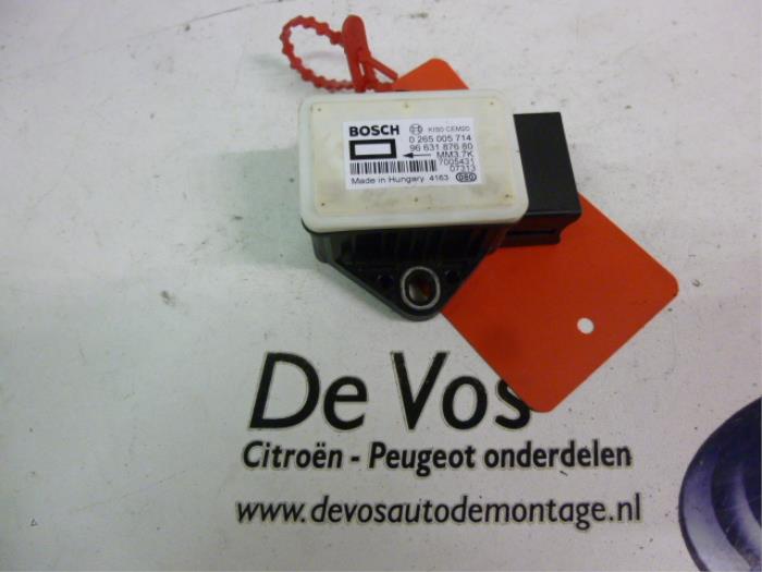 Anti-roll control sensor from a Peugeot 308 (4A/C) 1.6 16V THP Autom. 2008