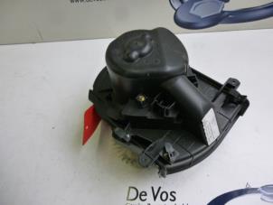 Używane Silnik wentylatora nagrzewnicy Citroen C8 (EA/EB) 2.0 HDi 16V Cena € 60,00 Procedura marży oferowane przez De Vos Autodemontagebedrijf
