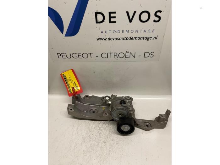 Used Alternator upper bracket Citroen C6 (TD) 2.2 HdiF 16V Price € 20,00 Margin scheme offered by De Vos Onderdelen
