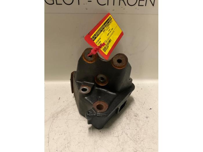 Used Engine mount Citroen Jumper (U5) 2.2 HDi Price € 35,00 Margin scheme offered by De Vos Onderdelen
