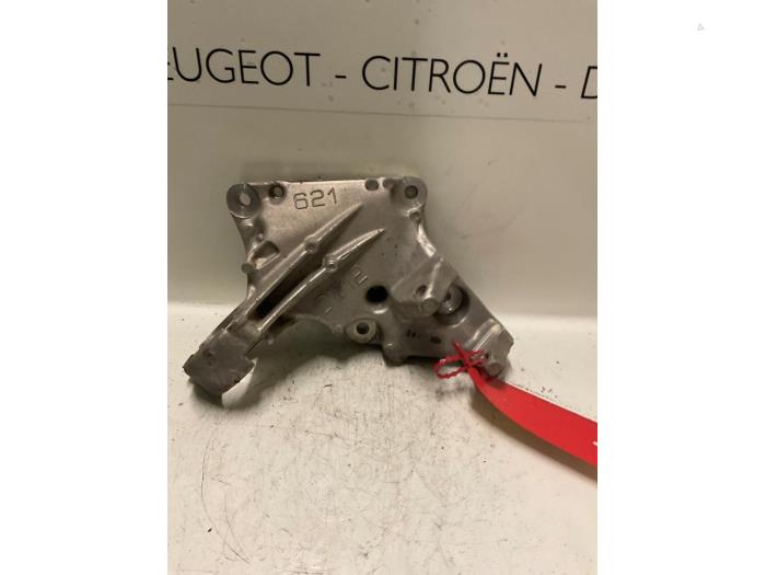 Used Engine mount Citroen Jumper (U5) 2.2 HDi Price € 35,00 Margin scheme offered by De Vos Onderdelen