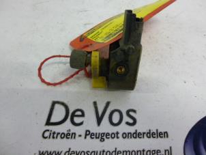 Used Sensor (other) Peugeot 607 (9D/U) 2.7 HDi V6 24V Price € 25,00 Margin scheme offered by De Vos Autodemontagebedrijf