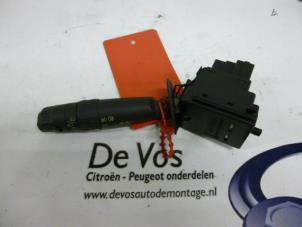 Używane Przelacznik Combi kolumny kierownicy Citroen Xsara Cena € 35,00 Procedura marży oferowane przez De Vos Autodemontagebedrijf