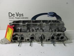 Używane Glowica cylindra Peugeot 206 (2A/C/H/J/S) 1.4 HDi Cena € 250,00 Procedura marży oferowane przez De Vos Autodemontagebedrijf