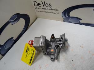 Używane Obudowa filtra oleju Peugeot 308 Cena € 115,00 Procedura marży oferowane przez De Vos Autodemontagebedrijf