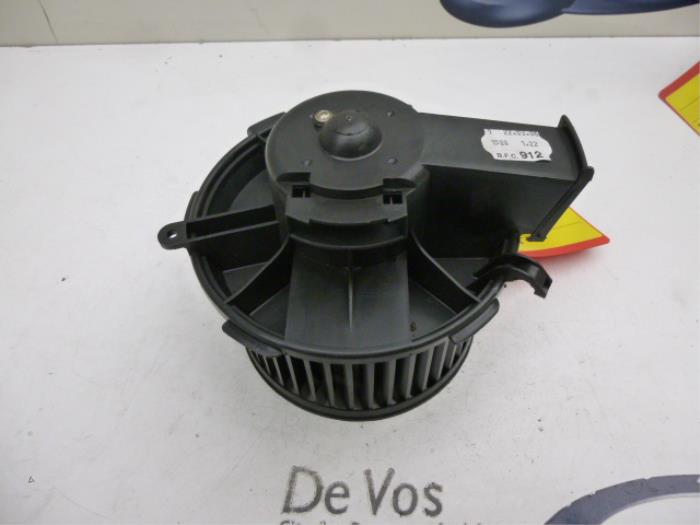 Heating and ventilation fan motor from a Peugeot 206 (2A/C/H/J/S) 1.4 XR,XS,XT,Gentry 2006