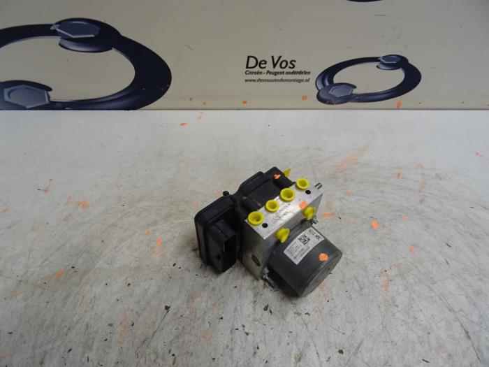 Usagé Bloc ABS Citroen Jumpy 2.0 Blue HDI 120 Prix € 250,00 Règlement à la marge proposé par De Vos Onderdelen