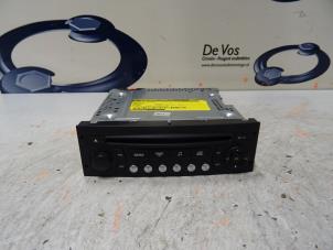 Gebrauchte Radio CD Spieler Peugeot Expert Preis € 50,00 Margenregelung angeboten von De Vos Onderdelen