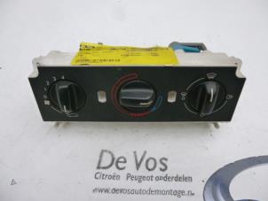 Używane Panel sterowania nagrzewnicy Peugeot 306 (7A/C/S) 1.9 DT Cena € 55,00 Procedura marży oferowane przez De Vos Autodemontagebedrijf