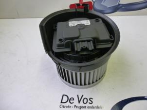 Usados Motor de ventilador de calefactor Peugeot 407 SW (6E) 2.0 HDiF 16V Precio € 55,00 Norma de margen ofrecido por De Vos Autodemontagebedrijf