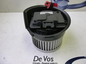 Usagé Moteur de ventilation chauffage Peugeot 407 (6D) 1.6 HDi 16V Prix € 55,00 Règlement à la marge proposé par De Vos Autodemontagebedrijf