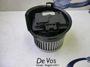 Usados Motor de ventilador de calefactor Peugeot 407 Precio € 55,00 Norma de margen ofrecido por De Vos Autodemontagebedrijf