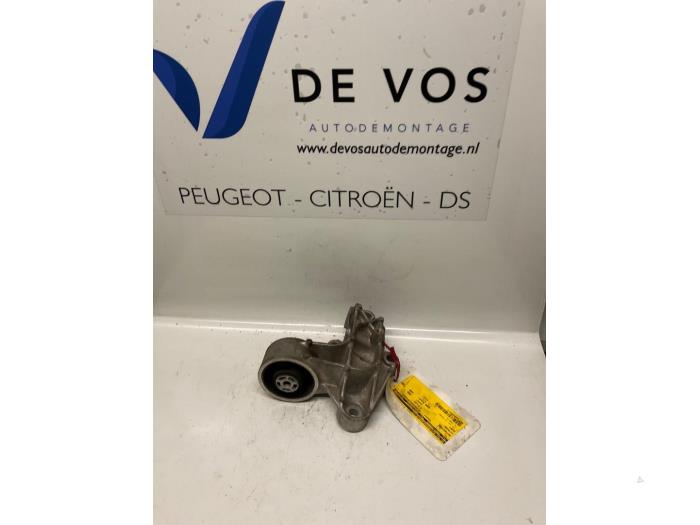 Used Engine mount Citroen Jumpy Price € 35,00 Margin scheme offered by De Vos Onderdelen