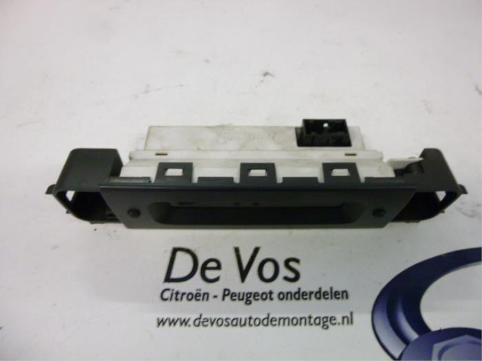 Begagnade Innerdisplay Peugeot 406 Pris € 45,00 Marginaltabell erbjuds av De Vos Onderdelen