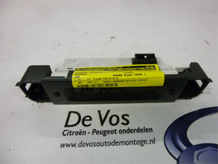 Begagnade Innerdisplay Peugeot 406 Break (8E/F) 1.8 16V Pris € 45,00 Marginaltabell erbjuds av De Vos Onderdelen