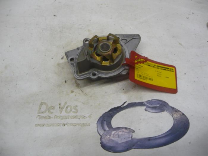 Water pump from a Peugeot 406 2000