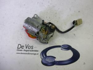 Gebrauchte Scheibenwischermotor hinten Peugeot 405 Preis € 25,00 Margenregelung angeboten von De Vos Autodemontagebedrijf