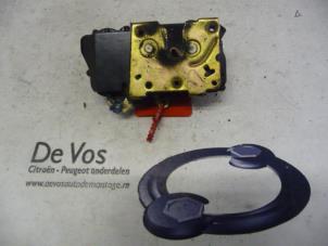 Used Door lock mechanism 4-door, front left Peugeot Partner 1.9 D Price € 35,00 Margin scheme offered by De Vos Autodemontagebedrijf
