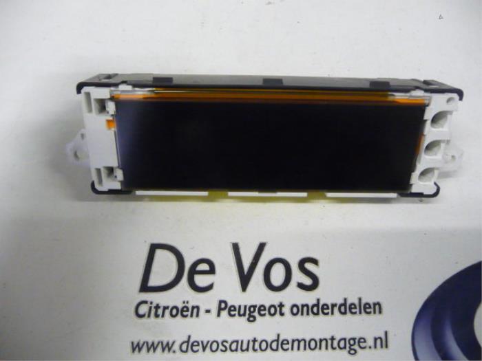 Begagnade Innerdisplay Peugeot 207/207+ (WA/WC/WM) 1.4 HDi Pris € 55,00 Marginaltabell erbjuds av De Vos Onderdelen