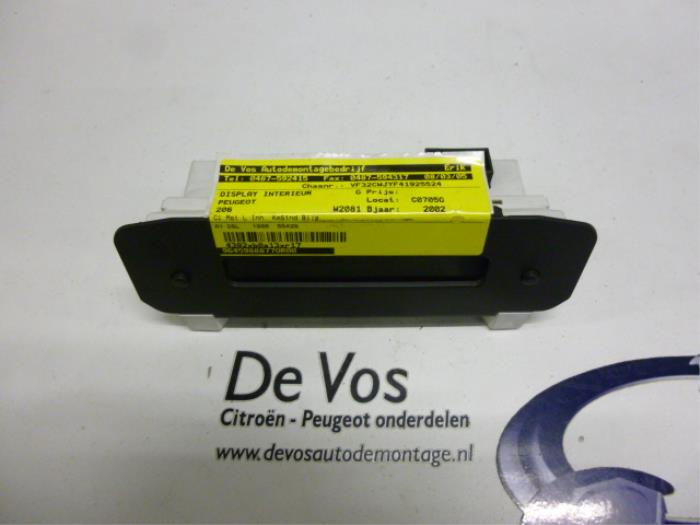 Begagnade Innerdisplay Peugeot 206 (2A/C/H/J/S) 1.9 D Pris € 45,00 Marginaltabell erbjuds av De Vos Onderdelen