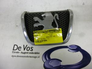 Gebrauchte Emblem Peugeot Partner 1.9 D Preis € 15,00 Margenregelung angeboten von De Vos Autodemontagebedrijf