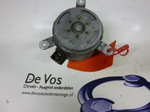 Używane Silnik wentylatora Peugeot 607 (9D/U) 2.2 HDi 16V FAP Cena € 80,00 Procedura marży oferowane przez De Vos Autodemontagebedrijf