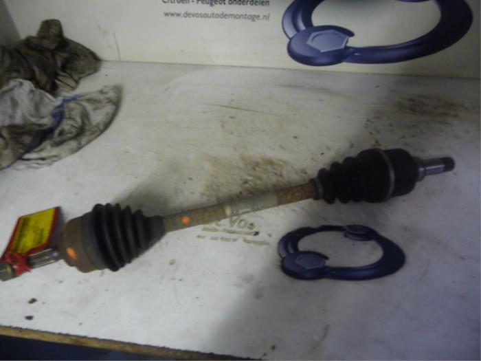 Front drive shaft, left from a Citroën C2 (JM) 1.4 HDI 2004