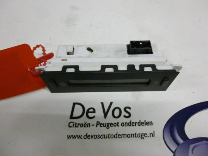 Begagnade Innerdisplay Citroen C3 (FC/FL/FT) 1.4 HDi 16V Pris € 35,00 Marginaltabell erbjuds av De Vos Onderdelen
