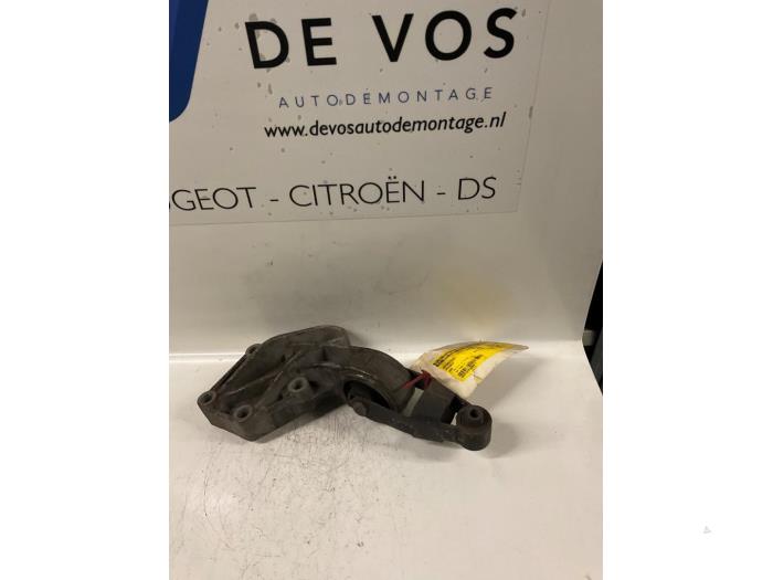Used Engine mount Peugeot 605 Price € 35,00 Margin scheme offered by De Vos Onderdelen