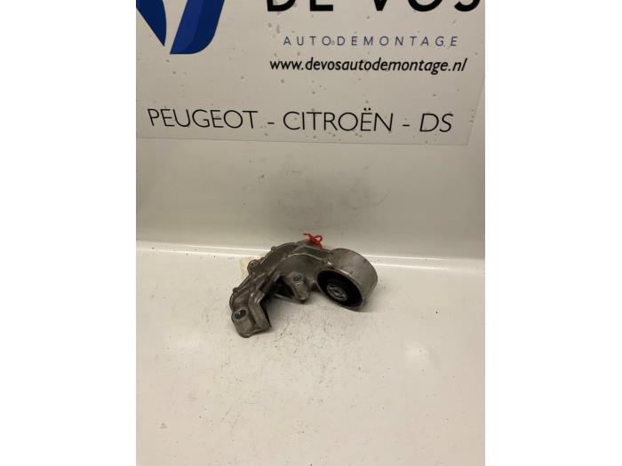 Used Engine mount Fiat Scudo (220Z) 1.9 TD Price € 35,00 Margin scheme offered by De Vos Onderdelen