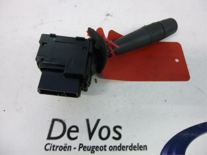 Scheibenwischer Schalter van een Peugeot 406 (8B) 1.8 16V 2000