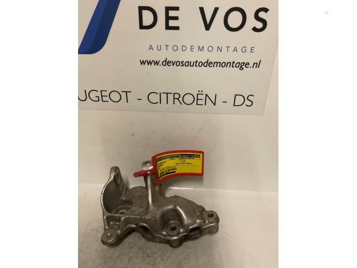 Used Engine mount Peugeot 807 2.2 16V Price € 70,00 Margin scheme offered by De Vos Onderdelen