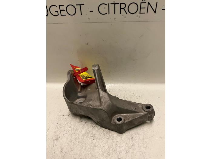 Usagé Support moteur Peugeot 807 2.0 16V Prix € 25,00 Règlement à la marge proposé par De Vos Onderdelen