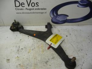 Used Front wishbone, right Peugeot 106 II 1.0 Price € 35,00 Margin scheme offered by De Vos Autodemontagebedrijf