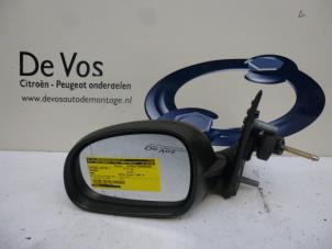 Używane Lusterko zewnetrzne lewe Peugeot 406 Break (8E/F) 1.8 16V Cena € 35,00 Procedura marży oferowane przez De Vos Autodemontagebedrijf