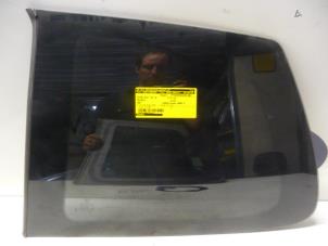 Used Extra window 4-door, left Peugeot 206 Price € 35,00 Margin scheme offered by De Vos Autodemontagebedrijf