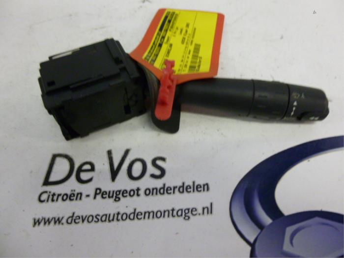 Wiper switch from a Peugeot 607 (9D/U) 2.2 HDi 16V FAP 2003