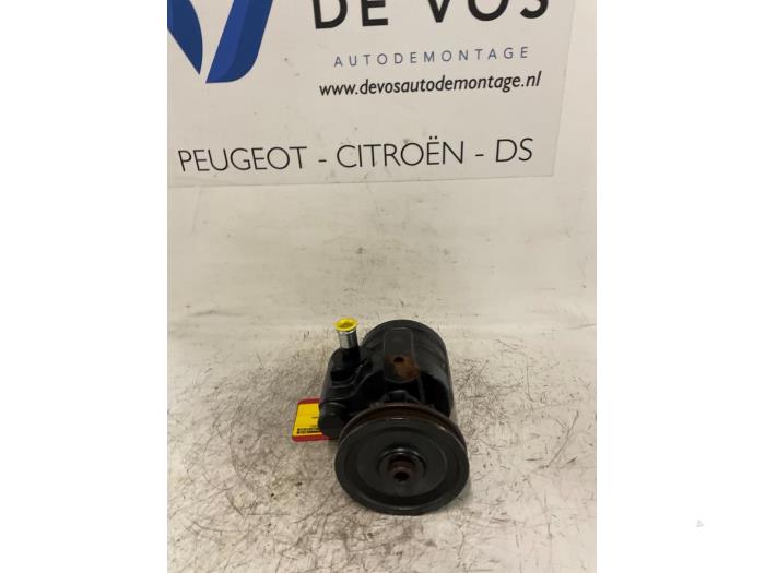 Usagé Pompe de direction Peugeot 605 (6B) 2.0 SL,SLi Prix € 125,00 Règlement à la marge proposé par De Vos Onderdelen