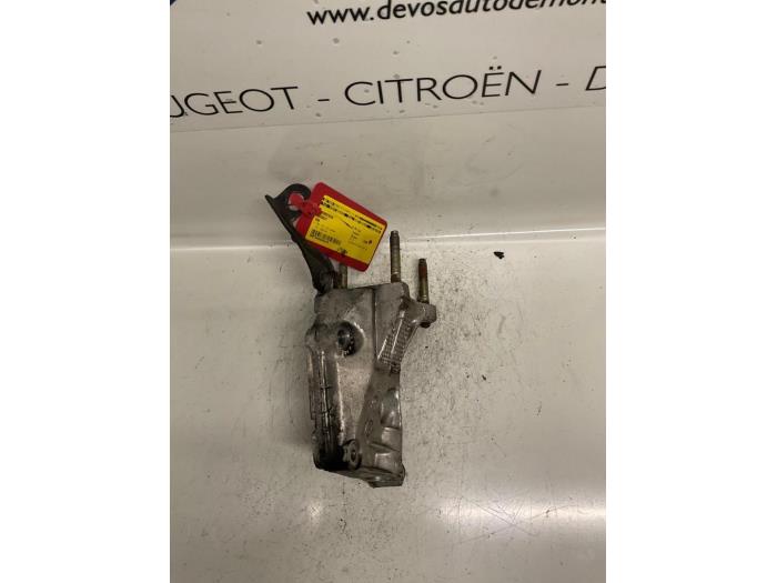 Motorlager van een Peugeot 806 1998