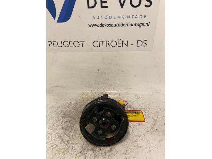 Usagé Pompe de direction Peugeot 607 (9D/U) 2.9 V6 24V Prix € 90,00 Règlement à la marge proposé par De Vos Onderdelen