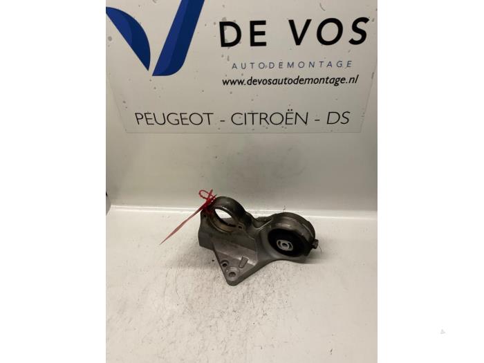 Used Engine mount Citroen C5 I Berline (DC) 2.2 HDi 16V FAP Price € 35,00 Margin scheme offered by De Vos Onderdelen