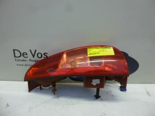 Used Taillight, left Peugeot 807 2.2 HDiF 16V Price € 55,00 Margin scheme offered by De Vos Autodemontagebedrijf