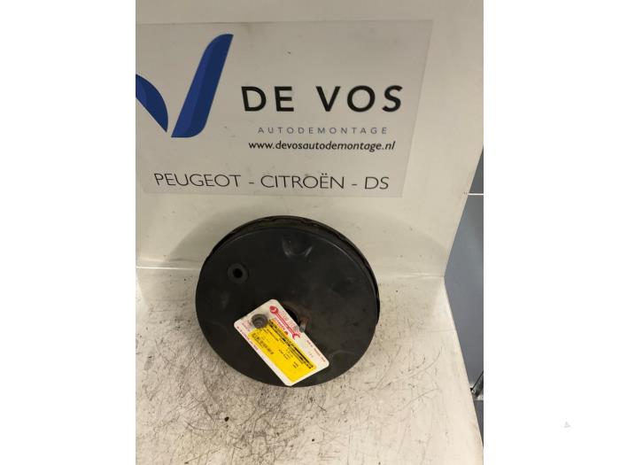 Usagé Servo frein Peugeot 605 (6B) 2.0 SL,SLi Prix € 50,00 Règlement à la marge proposé par De Vos Onderdelen