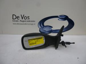 Gebrauchte Außenspiegel links Peugeot 306 (7A/C/S) 1.9 D Preis € 25,00 Margenregelung angeboten von De Vos Autodemontagebedrijf