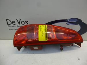 Used Taillight, right Peugeot 807 2.2 16V Price € 55,00 Margin scheme offered by De Vos Autodemontagebedrijf