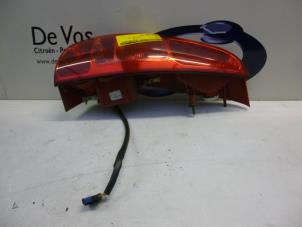 Used Taillight, right Peugeot 807 2.0 HDi 16V FAP Price € 55,00 Margin scheme offered by De Vos Autodemontagebedrijf