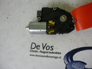 Used Sunroof motor Peugeot 407 (6D) 2.0 HDiF 16V Price € 100,00 Margin scheme offered by De Vos Autodemontagebedrijf