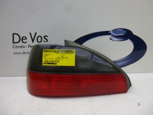 Używane Tylne swiatlo pozycyjne lewe Peugeot 306 (7B) 1.6i SR,ST Kat. Cena € 35,00 Procedura marży oferowane przez De Vos Autodemontagebedrijf