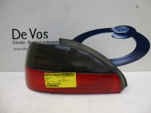 Używane Tylne swiatlo pozycyjne lewe Peugeot 306 (7B) 1.4 SL,SR Kat. Cena € 35,00 Procedura marży oferowane przez De Vos Autodemontagebedrijf