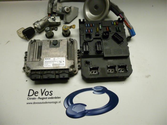 Calculateur moteur d'un Peugeot Partner Combispace 1.6 HDI 90 16V 2007